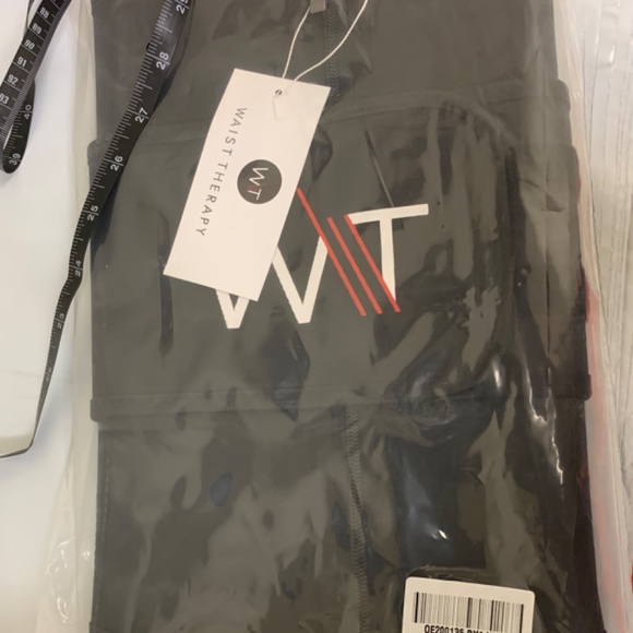 Waist Trainer with adjustable belt - Picture 3 of 7